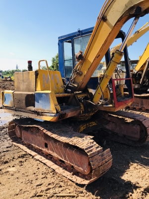 ขาย KOMATSU PC60-5 มีไลน หัวกระแทก รถทำงานได้ปกติ