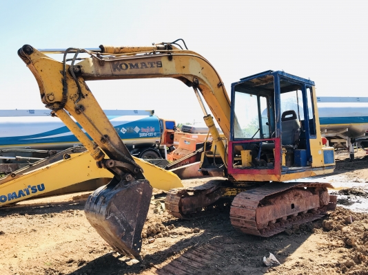 ขาย KOMATSU PC60-5 มีไลน หัวกระแทก รถทำงานได้ปกติ