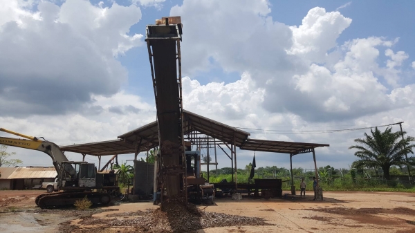 ขาย เครื่องสับไม้ ขนาดกำลังผลิต 200 ตัน/วัน มอเตอร์ 250 แรง สภาพพร้อมใช้งาน ขาย เครื่องสับไม้ ขนาดกำลังผลิต 200 ตัน/วัน มอเตอร์ 250 แรง สภาพพร้อมใช้งาน