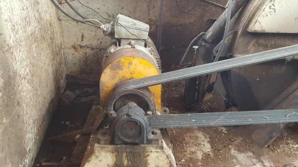 ขาย เครื่องสับไม้ ขนาดกำลังผลิต 200 ตัน/วัน มอเตอร์ 250 แรง สภาพพร้อมใช้งาน ขาย เครื่องสับไม้ ขนาดกำลังผลิต 200 ตัน/วัน มอเตอร์ 250 แรง สภาพพร้อมใช้งาน