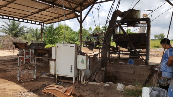 ขาย เครื่องสับไม้ ขนาดกำลังผลิต 200 ตัน/วัน มอเตอร์ 250 แรง สภาพพร้อมใช้งาน ขาย เครื่องสับไม้ ขนาดกำลังผลิต 200 ตัน/วัน มอเตอร์ 250 แรง สภาพพร้อมใช้งาน