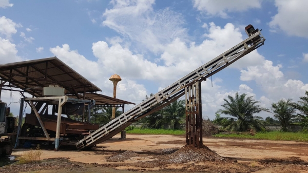 ขาย เครื่องสับไม้ ขนาดกำลังผลิต 200 ตัน/วัน มอเตอร์ 250 แรง สภาพพร้อมใช้งาน ขาย เครื่องสับไม้ ขนาดกำลังผลิต 200 ตัน/วัน มอเตอร์ 250 แรง สภาพพร้อมใช้งาน