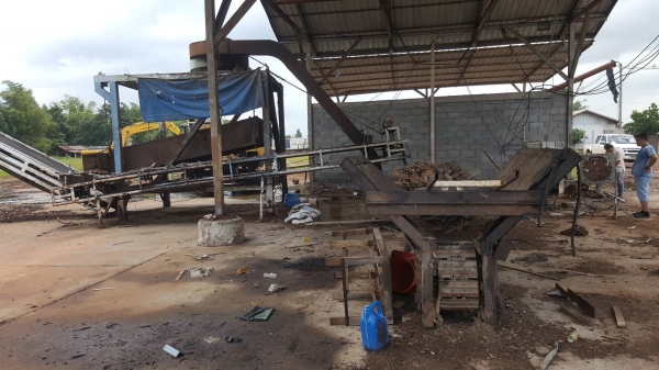 ขาย เครื่องสับไม้ ขนาดกำลังผลิต 200 ตัน/วัน มอเตอร์ 250 แรง สภาพพร้อมใช้งาน ขาย เครื่องสับไม้ ขนาดกำลังผลิต 200 ตัน/วัน มอเตอร์ 250 แรง สภาพพร้อมใช้งาน