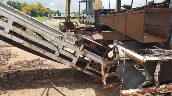 ขาย เครื่องสับไม้ ขนาดกำลังผลิต 200 ตัน/วัน มอเตอร์ 250 แรง สภาพพร้อมใช้งาน ขาย เครื่องสับไม้ ขนาดกำลังผลิต 200 ตัน/วัน มอเตอร์ 250 แรง สภาพพร้อมใช้งาน