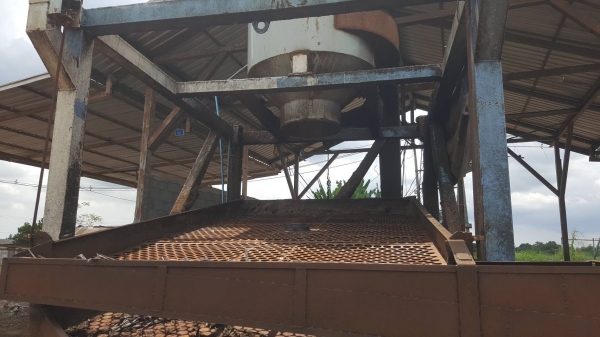 ขาย เครื่องสับไม้ ขนาดกำลังผลิต 200 ตัน/วัน มอเตอร์ 250 แรง สภาพพร้อมใช้งาน ขาย เครื่องสับไม้ ขนาดกำลังผลิต 200 ตัน/วัน มอเตอร์ 250 แรง สภาพพร้อมใช้งาน