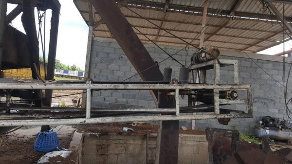 ขาย เครื่องสับไม้ ขนาดกำลังผลิต 200 ตัน/วัน มอเตอร์ 250 แรง สภาพพร้อมใช้งาน ขาย เครื่องสับไม้ ขนาดกำลังผลิต 200 ตัน/วัน มอเตอร์ 250 แรง สภาพพร้อมใช้งาน