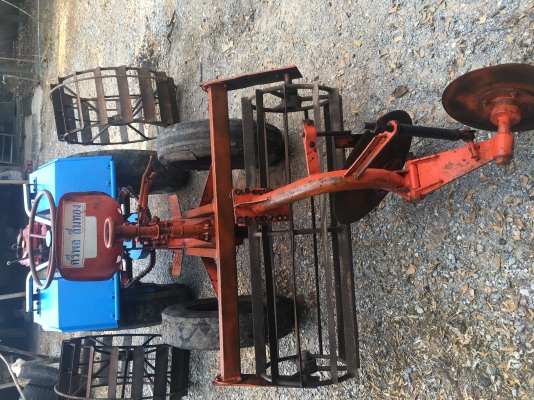 รถไถนั่งขับจักวาลยนต์ สามเกียร์ พร้อมอุปกรณ์