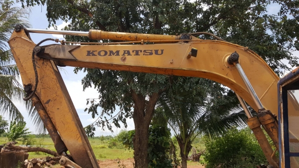 ขาย แบคโฮ KOMATSU PC120-3 รถใช้งานได้ปกติ เครื่องดี ปั้มดี ช่วงล่าง 70\% ขาย แบคโฮ KOMATSU PC120-3 รถใช้งานได้ปกติ เครื่องดี ปั้มดี ช่วงล่าง 70\%
