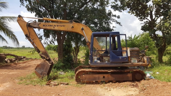 ขาย แบคโฮ KOMATSU PC120-3 รถใช้งานได้ปกติ เครื่องดี ปั้มดี ช่วงล่าง 70\% ขาย แบคโฮ KOMATSU PC120-3 รถใช้งานได้ปกติ เครื่องดี ปั้มดี ช่วงล่าง 70\%