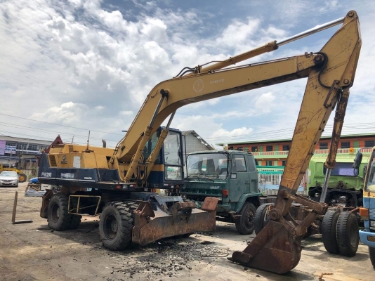 รถขุดล้อยาง Komatsu pw210 รถขุดล้อยาง Komatsu pw210