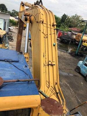 รถขุดล้อยาง Komatsu pw210