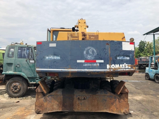 รถขุดล้อยาง Komatsu pw210 รถขุดล้อยาง Komatsu pw210