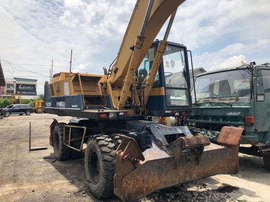 รถขุดล้อยาง Komatsu pw210 รถขุดล้อยาง Komatsu pw210