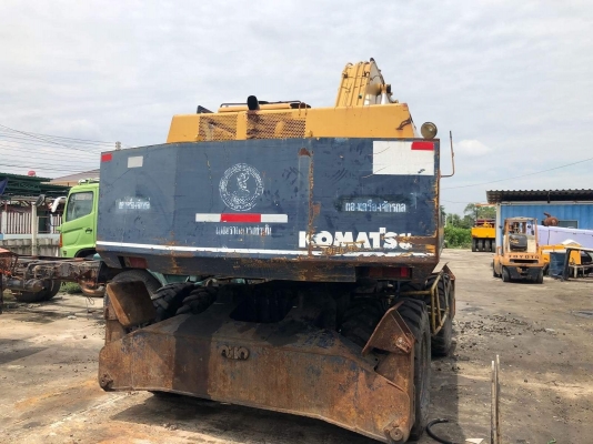 รถขุดล้อยาง Komatsu pw210 รถขุดล้อยาง Komatsu pw210