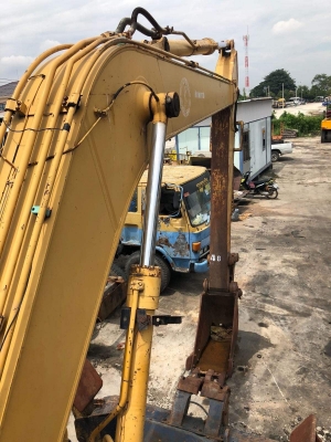 รถขุดล้อยาง Komatsu pw210 รถขุดล้อยาง Komatsu pw210