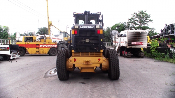 รถเกรด CATERPILLER 140M