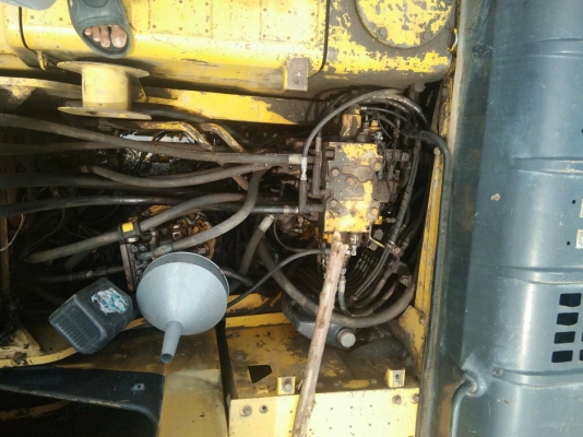 ขาย 1,150,000 KOMATSU pc 200-8 เล่มทะเบียน ไฟฟ้าครบ เครื่องดี ปั้มแรง เอวแน่น ช่วงล่างแน่น สีไม่สวยอย่างเดียว รถพร้อมใช้เอกสารพร้อมโอน รถอยู ขอนแก่น 090-772-3710 090-772-3708