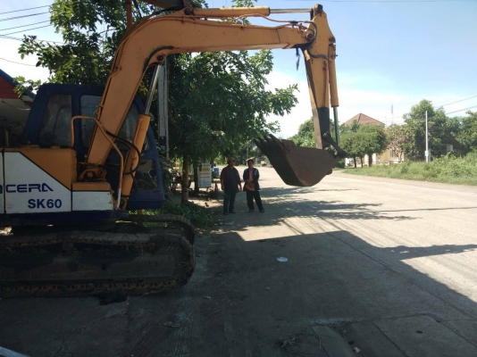 ขาย 420,000 KOBELCO sk 60-3 เครื่องดี เอวแน่น ช่วงล่างเต็ม โซ่ใหม่ ปั้มต้องเช็คนิดหน่อย พร้อมลายหัวเจาะ  รถอยู่ สุรินทร์ 090-772-3710 090-772-3708