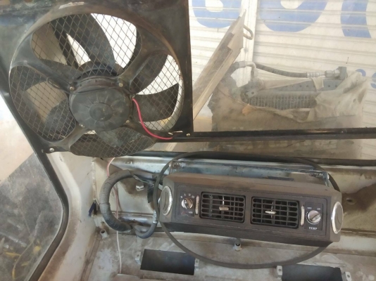 ขาย 420,000 KOBELCO sk 60-3 เครื่องดี เอวแน่น ช่วงล่างเต็ม โซ่ใหม่ ปั้มต้องเช็คนิดหน่อย พร้อมลายหัวเจาะ  รถอยู่ สุรินทร์ 090-772-3710 090-772-3708