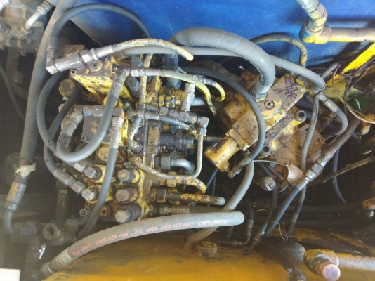 ขาย 420,000 KOBELCO sk 60-3 เครื่องดี เอวแน่น ช่วงล่างเต็ม โซ่ใหม่ ปั้มต้องเช็คนิดหน่อย พร้อมลายหัวเจาะ  รถอยู่ สุรินทร์ 090-772-3710 090-772-3708