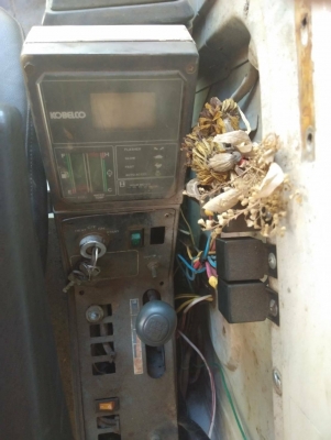 ขาย 420,000 KOBELCO sk 60-3 เครื่องดี เอวแน่น ช่วงล่างเต็ม โซ่ใหม่ ปั้มต้องเช็คนิดหน่อย พร้อมลายหัวเจาะ  รถอยู่ สุรินทร์ 090-772-3710 090-772-3708