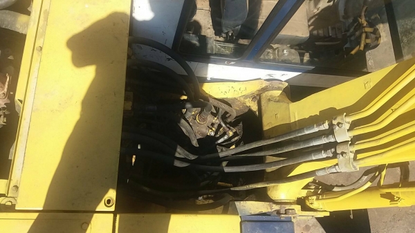 KOMATSU 120-5 บูมยาว12 ม ไฟฟ้าตัด เอวแน่น ช่วงล่างเต็มเจ้าของขายเอง