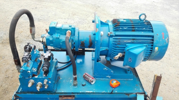 ชุดพาวเวอร์ยูนิตญี่ปุ่น YUKEN JAPAN ปั้มไฮเพรสเชอร์ 210 bar ติดมอเตอร์ Mitsubishi 25 HP 380V ถังจุ 3