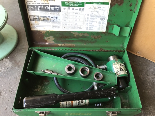 ขายชุดอัดไฮโดรลิค มือโยก Greenlee made in USA มีอุปกรณ์ตามรูปครับ พร้อมกล่อง