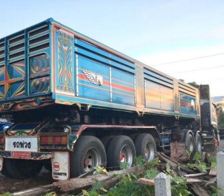 ขายหัว1,750,000บ.หาง 490,000บ.สิบล้อ หัวลาก อิซูชุ 360ปี53 พร้อม หางเซมิ ดั้ม 3คาน ช่วงยาว 9ม.สภาพดี