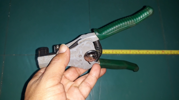 ขายคีมปอกสายไฟAPEX MADE IN JAPAN. เก่าเก็บสวย