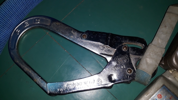 ขายเข็มขัดSAFFY FUJII DENKO MADE IN JAPAN.แบบเก็บสายได้จากนอกสวยๆ