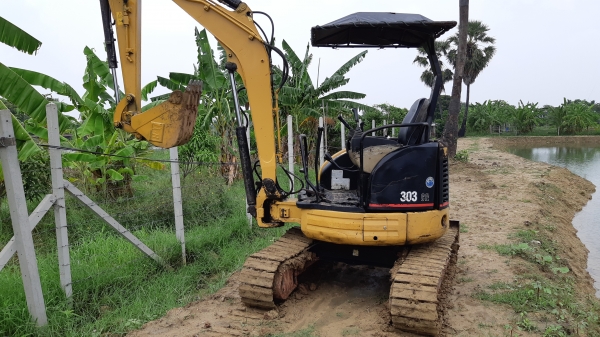 ขายแมกโคcat303CRรถสวยเก่านอกใช้งานน้อยมีลายหัวแย็ก