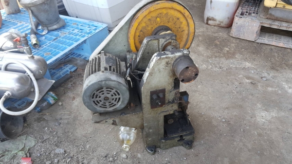 ปั้มคอม้าขนาด 1 แรงมอเตอร์ไฟ 3 สายตามสภาพ