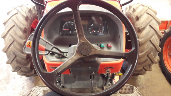 รถแทรกเตอร์มือสอง