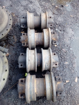 ขายอะไหล่ รถแทรกเตอร์ CAT-D-4-D-5 ของแท้สภาพตามรูป ครับ