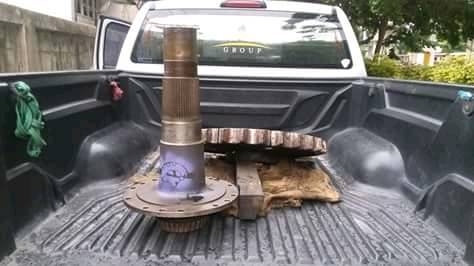 ขายอะไหล่ รถแทรกเตอร์ CAT-D-4-D-5 ของแท้สภาพตามรูป ครับ