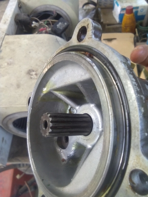 เกียรปั๊มท้าย.  รถแมคโค.  K3V112.