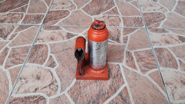 แม่แรงไฮดรอลิกส์ ขนาด 3ตัน มือสองจากญี่ปุ่น