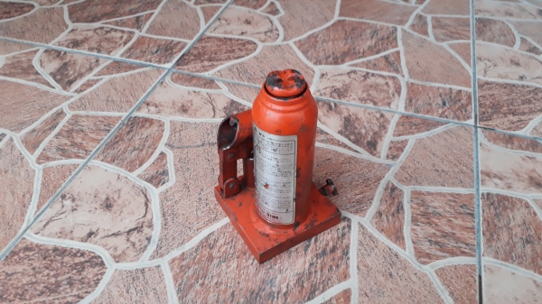 แม่แรงไฮดรอลิกส์ ขนาด 3ตัน มือสองจากญี่ปุ่น