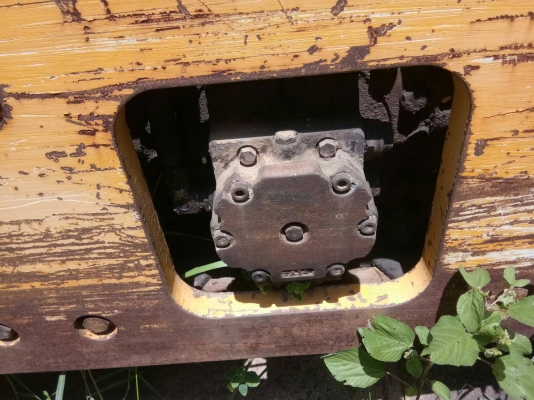 ขายรถบดแฮม10ตันสั่นสะเทือน2เปลือก2เพลาเอกสารเล่มทะเบียนราคา 650,000