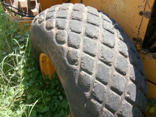 ขายรถบดแฮม10ตันสั่นสะเทือน2เปลือก2เพลาเอกสารเล่มทะเบียนราคา 650,000