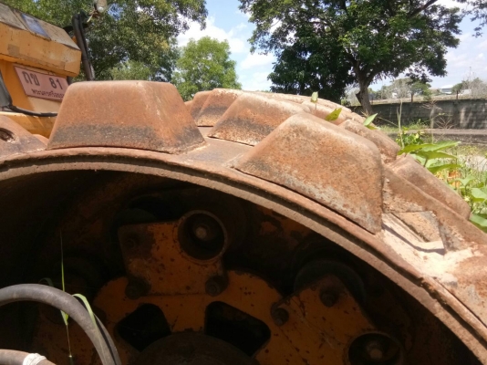 ขายรถบดแฮม10ตันสั่นสะเทือน2เปลือก2เพลาเอกสารเล่มทะเบียนราคา 650,000