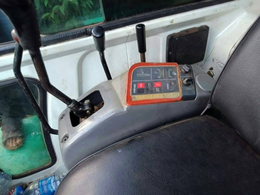 ขายรถแบคโฮ KOMATSU PC45-7 เอกสารอินวอย แอร์พร้อม ราคา 380000