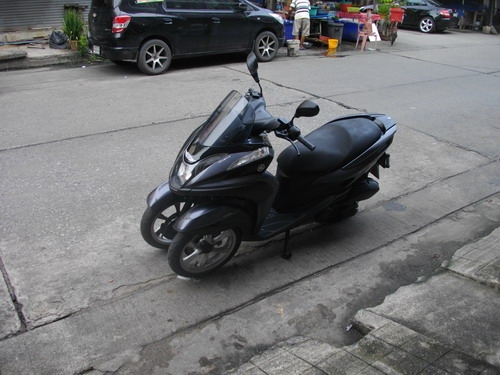 ขาย Yamaha TRICITY หัวฉีด ขับแค่4000โล สวยหรู ดิสหน้า-หลัง ยางตัน รถศูนย์ประกัน5ปี ราคา 43000 บาท ขาย Yamaha TRICITY หัวฉีด ขับแค่4000โล สวยหรู ดิสหน้า-หลัง ยางตัน รถศูนย์ประกัน5ปี ราคา 43000 บาท