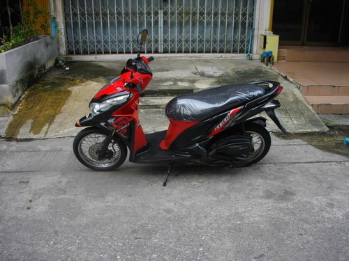 ขาย Honda Click 125i หัวฉีด สีดำ-แดง สวยสด เครื่องเลิศ ราคา 25000 บาท ขาย Honda Click 125i หัวฉีด สีดำ-แดง สวยสด เครื่องเลิศ ราคา 25000 บาท