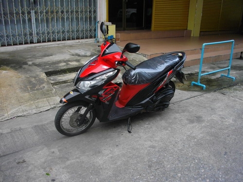 ขาย Honda Click 125i หัวฉีด สีดำ-แดง สวยสด เครื่องเลิศ ราคา 25000 บาท ขาย Honda Click 125i หัวฉีด สีดำ-แดง สวยสด เครื่องเลิศ ราคา 25000 บาท
