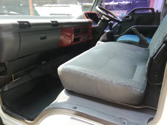 ขายรถบรรทุก 6 ล้อ*EURO.2* ISUZU NQR 175 แรงม้า ยาว 5.50 ม. ปี 2550 นะคะรถสวยเดิมทั้งคัน+สภาพพร้อมใช้