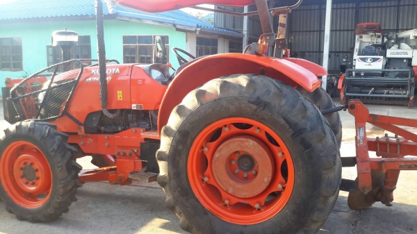 ขายรถไถ คูโบต้า M7040 สภาพเยี่ยม ปี57 ใช้งานน้อย