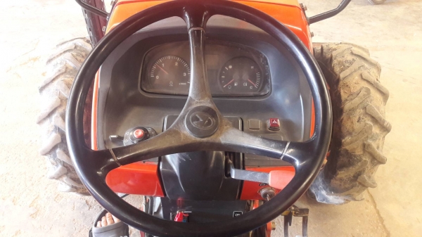 รถแทรกเตอร์มือสอง รถแทรกเตอร์มือสอง