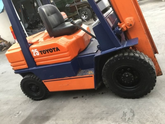 อาร์ ซี เอช  โฟรคลิฟท์  โตโยต้า รุ่น 5 ดีเซล 2.5 ตัน